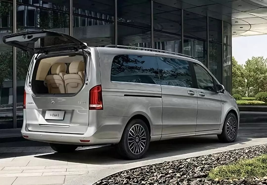 解鎖無限維度，盡享人生每一面 | 梅賽德斯-奔馳V級豪華多功能車_騰凱融資租賃