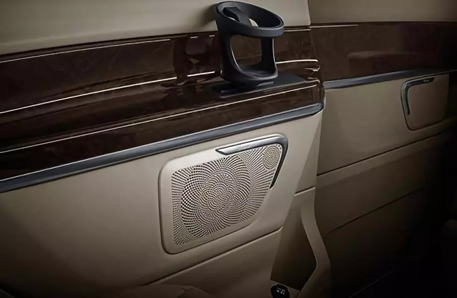 解鎖無限維度，盡享人生每一面 | 梅賽德斯-奔馳V級豪華多功能車_騰凱融資租賃