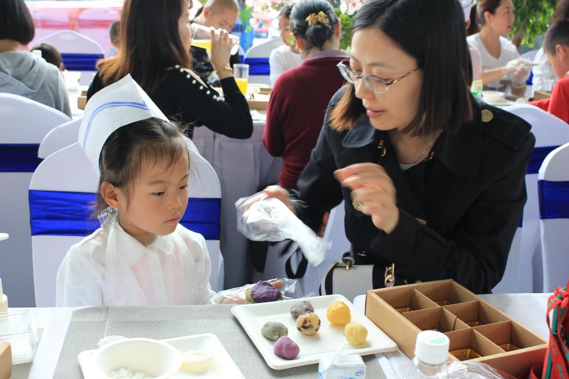 月滿中秋 德陽華星錦業(yè)車間開放日&月餅DIY特別活動圓滿結(jié)束_騰凱融資租賃