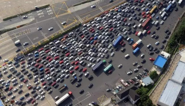 @奔馳車主 —大理華星錦業(yè)奔馳邀您長假出行前免費檢測_騰凱融資租賃