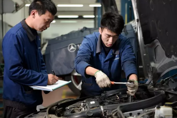 熱烈祝賀四川華星錦業(yè)榮獲2017梅賽德斯-奔馳服務(wù)技能大師中國大賽西區(qū)第一名_騰凱融資租賃