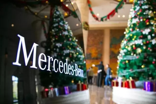 綿陽華星錦業(yè)榮獲2015年梅賽德斯-奔馳西區(qū)卓越經(jīng)銷商獎_騰凱融資租賃