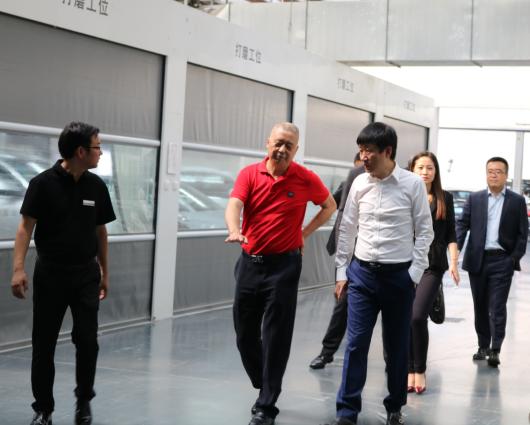 一汽-大眾奧迪銷(xiāo)售事業(yè)部執(zhí)行副總經(jīng)理荊青春先生到訪(fǎng)四川華星名仕奧迪_騰凱融資租賃