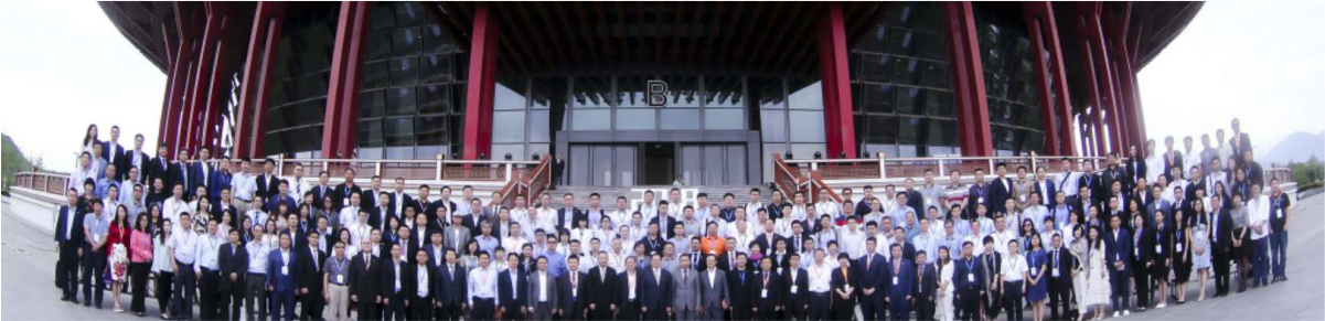 華星汽車集團(tuán)連續(xù)四年蟬聯(lián)“中國(guó)汽車經(jīng)銷商集團(tuán)百?gòu)?qiáng)排行榜四川省第一位”_騰凱融資租賃